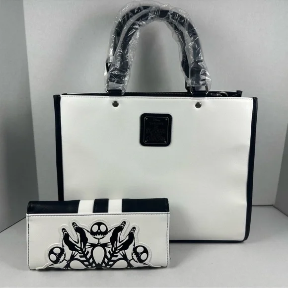 Loungefly Disney The Nightmare Before Christmas Heart Logo Set - Picture 5 of 10